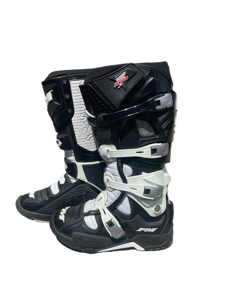 FM Typhoon 3 Black/White 42